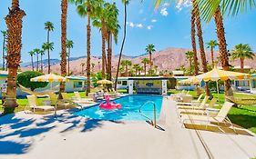 A Place In The Sun Hotel - Adults Only Big Units, 24H Heated Pool & Spa In 1 Acre Park Prime Location, Dog Friendly, Top Midcentury Modern Boutique Hotel